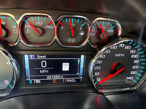 Used 2019 Chevrolet Silverado 2500 LTZ w/ Duramax Plus Package AWD/4WD image 12