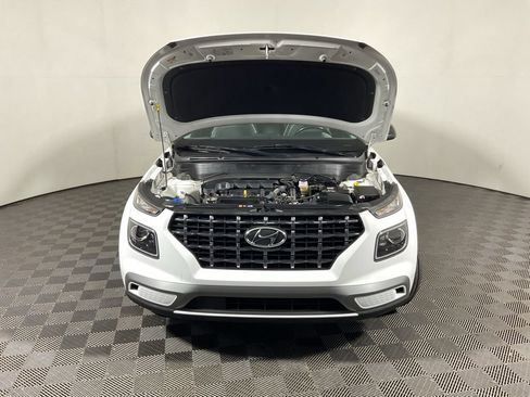 Used 2023 Hyundai Venue Limited w/ Cargo Package FWD image 9