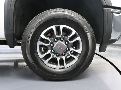 Used 2024 GMC Sierra 2500 SLE w/ SLE Value Package AWD/4WD image 18