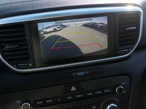 Used 2022 Kia Sportage LX image 24