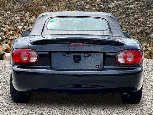 Used 2005 MAZDA MX-5 Miata LS RWD image 4
