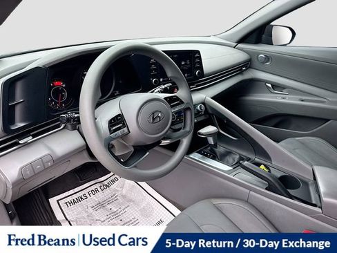 Used 2023 Hyundai Elantra SEL image 11