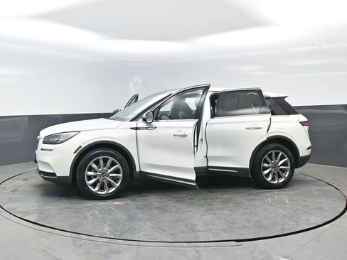 Used 2022 Lincoln Corsair AWD w/ Premium Package image 30