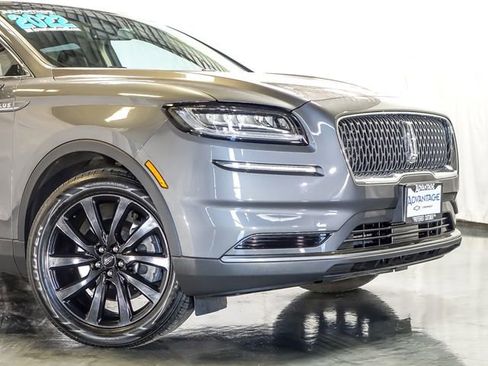 Used 2022 Lincoln Nautilus Reserve w/ Monochromatic Package AWD/4WD image 3