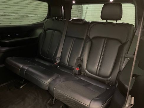 Certified 2022 Jeep Wagoneer Series III w/ Premium Group I AWD/4WD image 22