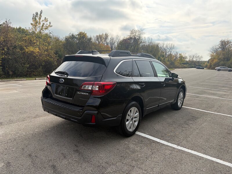 Used 2018 Subaru Outback 2.5i Premium AWD/4WD image 5