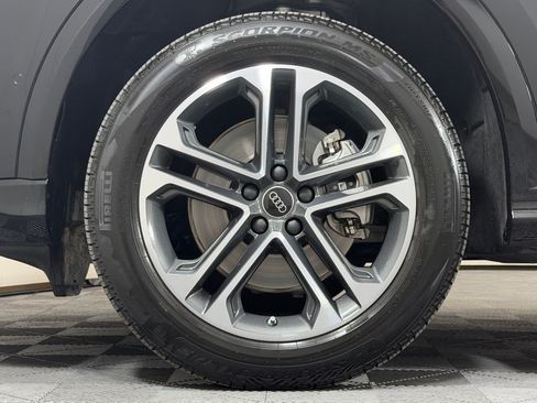 Certified 2025 Audi Q5 Premium w/ Convenience Package AWD/4WD image 12