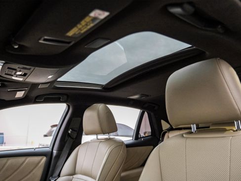 Used 2021 Lexus LS 500 w/ Accessory Package (Z1) image 4