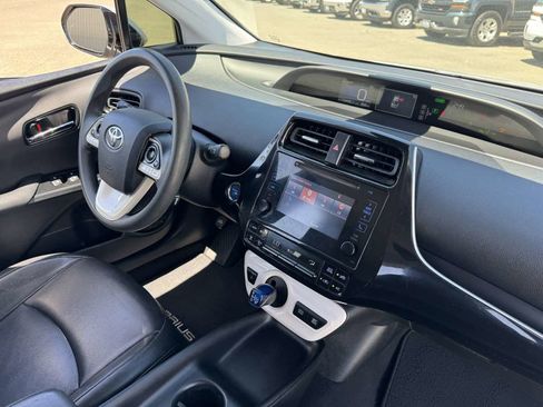 Used 2017 Toyota Prius Two w/ Prius Two Safety Plus Package FWD image 14