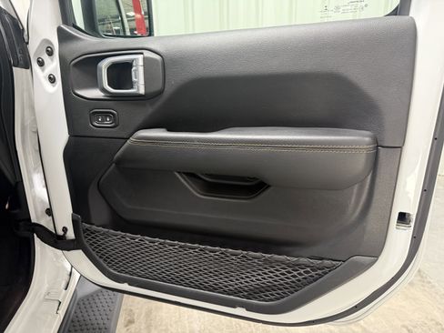 Used 2021 Jeep Wrangler Unlimited Sahara image 12