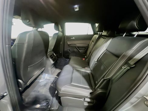 Used 2021 Volkswagen Atlas Cross Sport SE FWD image 16
