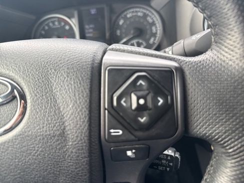 Used 2022 Toyota Tacoma TRD Off-Road w/ Technology Package image 13