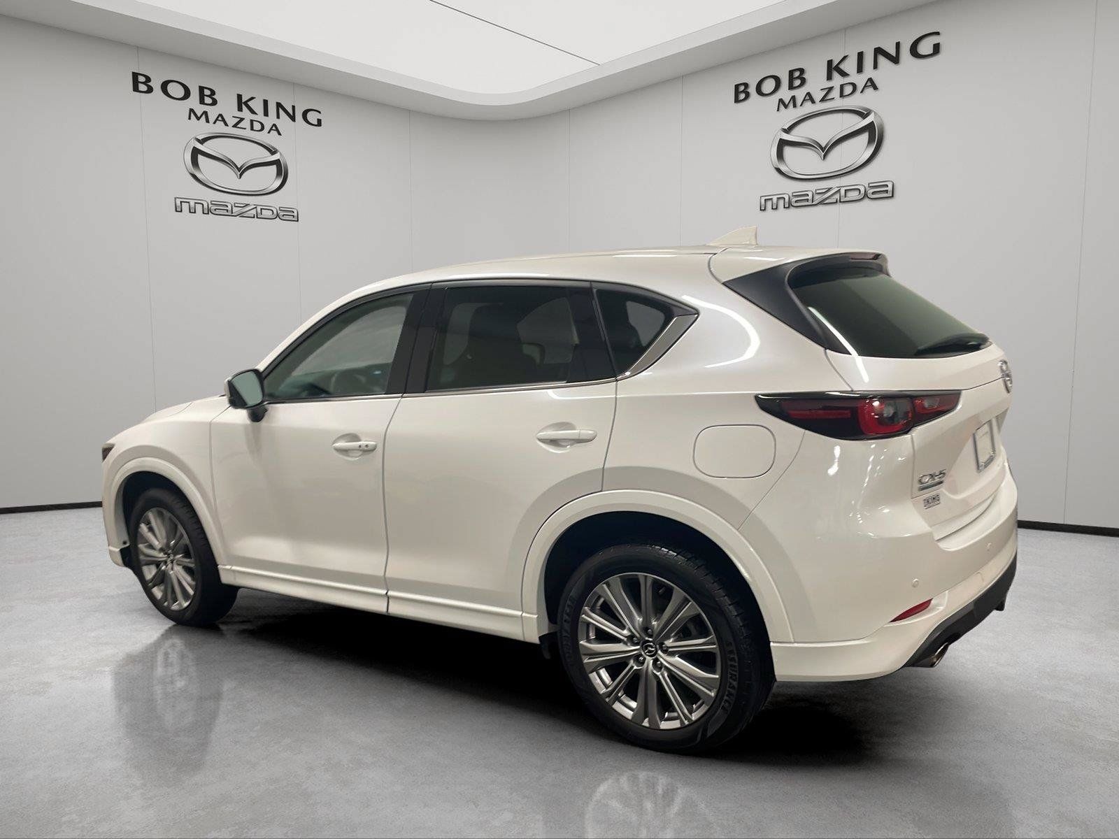 Used 2022 MAZDA CX-5 Signature AWD/4WD image 3