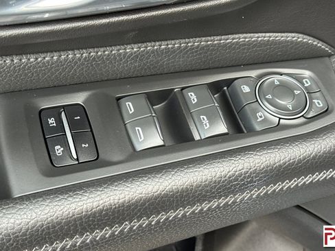 Used 2021 GMC Yukon XL Denali AWD/4WD image 12