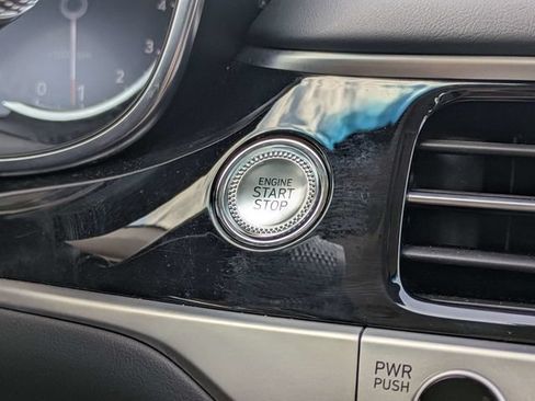 Used 2025 Genesis G70 2.5T RWD image 26