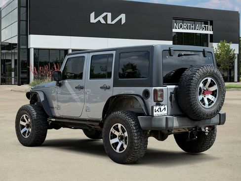 Used 2015 Jeep Wrangler Unlimited Rubicon w/ Connectivity Group AWD/4WD image 6