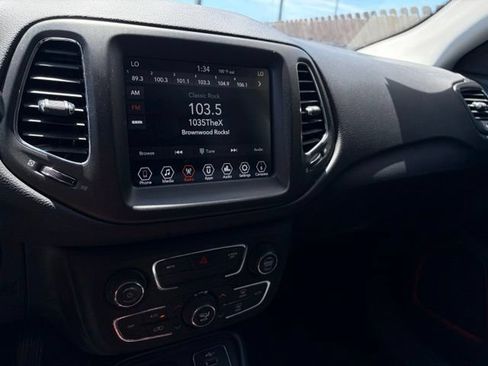 Used 2020 Jeep Compass Trailhawk AWD/4WD image 21