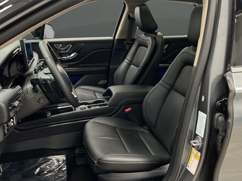 Used 2025 Lincoln Corsair Reserve AWD/4WD image 9
