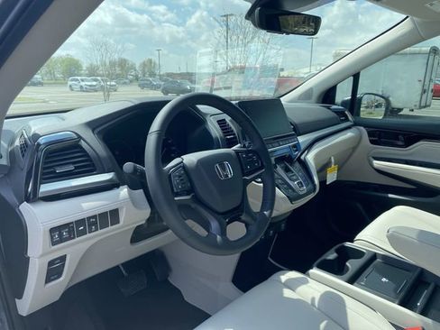 New 2026 Honda Odyssey Touring image 10