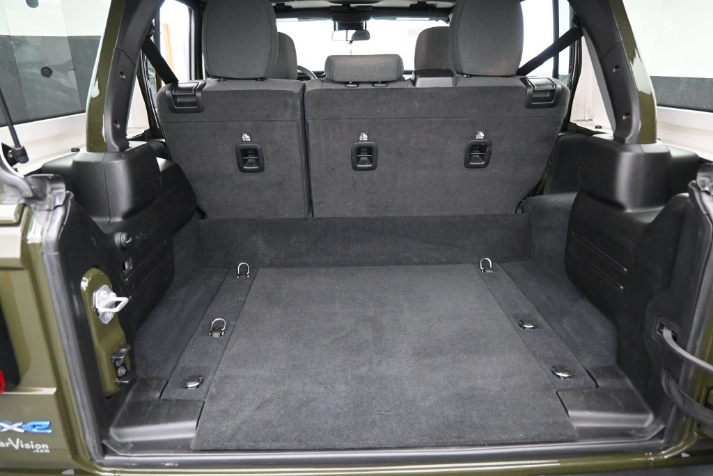 Used 2024 Jeep Wrangler Unlimited Sahara AWD/4WD image 29