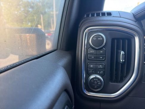 Used 2020 GMC Sierra 2500 Denali w/ Denali Ultimate Package AWD/4WD image 11