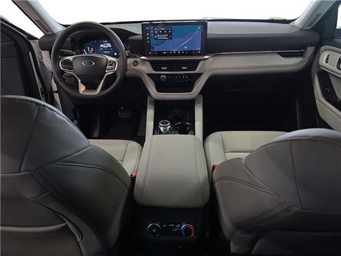 New 2026 Ford Explorer Active w/ Active Comfort Package image 10