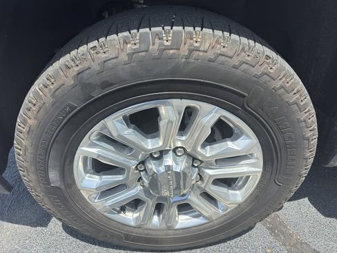 Used 2021 GMC Sierra 2500 Denali AWD/4WD image 4