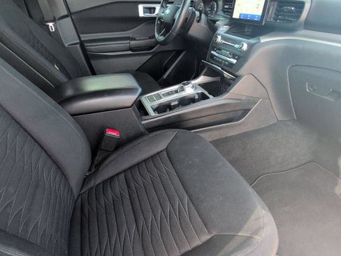 Used 2020 Ford Explorer XLT RWD image 30