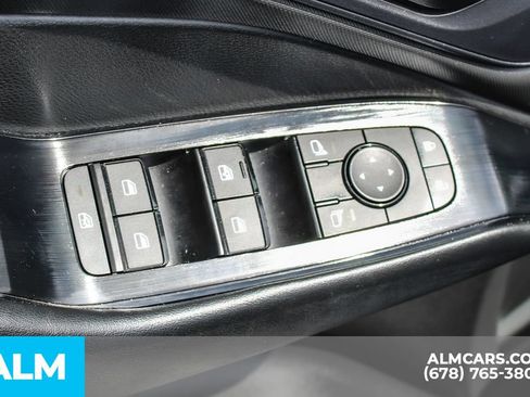 Used 2024 Nissan Rogue S FWD image 38