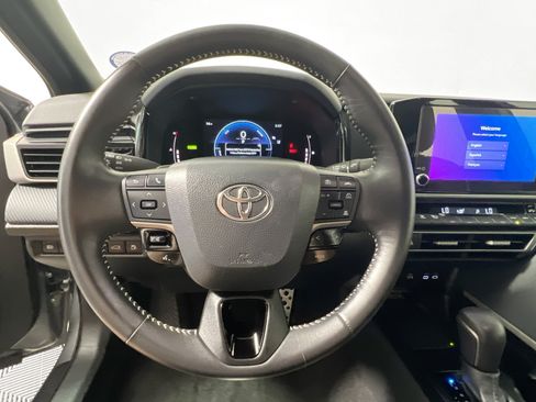 Used 2026 Toyota Camry SE FWD image 17
