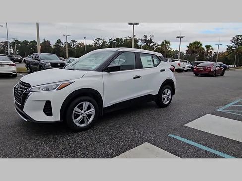 New 2025 Nissan Kicks Play S FWD image 25