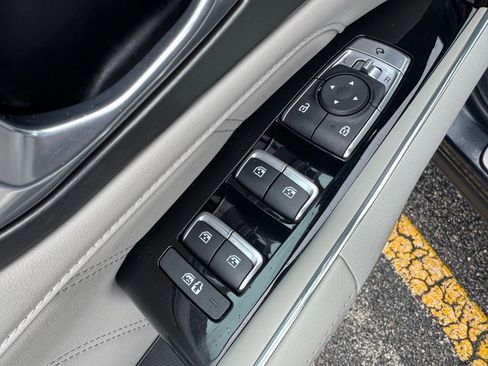 Used 2023 Kia Sorento SX Prestige w/ Panoramic Sunroof Package image 18