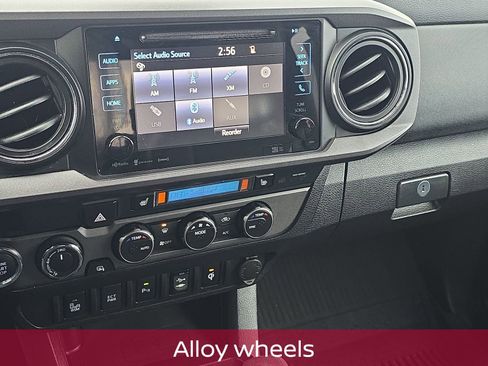 Used 2019 Toyota Tacoma TRD Off-Road image 18