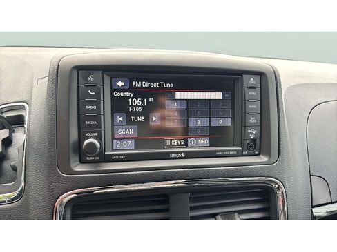 Used 2017 Dodge Grand Caravan SXT FWD image 19