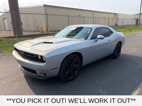 Used 2022 Dodge Challenger SXT RWD image 3