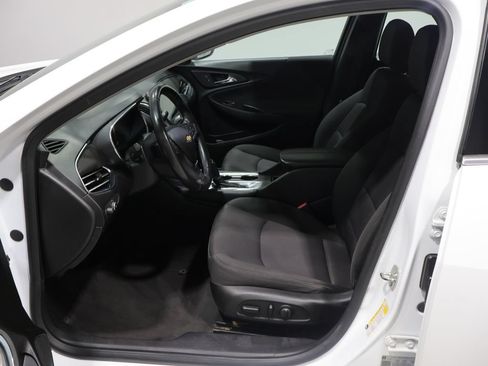 Used 2018 Chevrolet Malibu LT FWD image 10