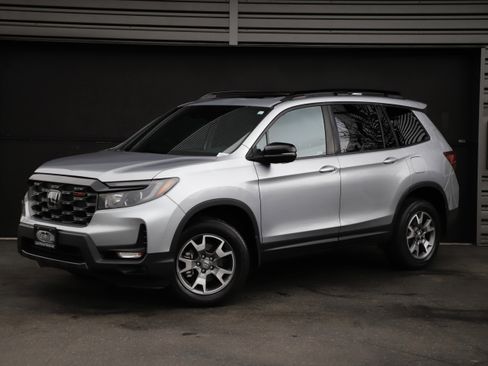 Used 2022 Honda Passport TrailSport image 1