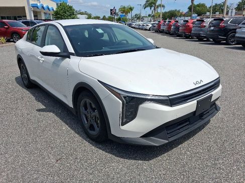 Used 2025 Kia K4 FWD image 3