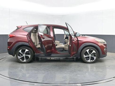 Used 2016 Hyundai Tucson Sport AWD/4WD image 51