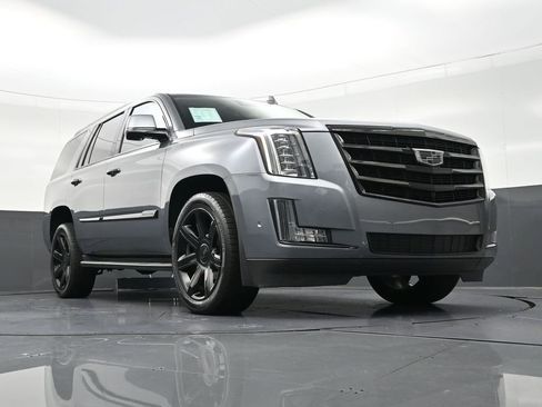 Used 2020 Cadillac Escalade Luxury image 32