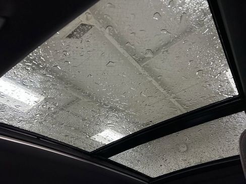 Used 2023 Chevrolet Equinox RS image 19