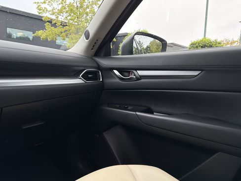 Used 2019 MAZDA CX-5 Touring FWD image 25