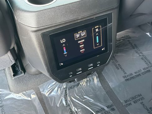 Used 2025 GMC Yukon AT4 Ultimate image 20