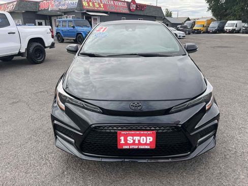 Used 2021 Toyota Corolla SE FWD image 2