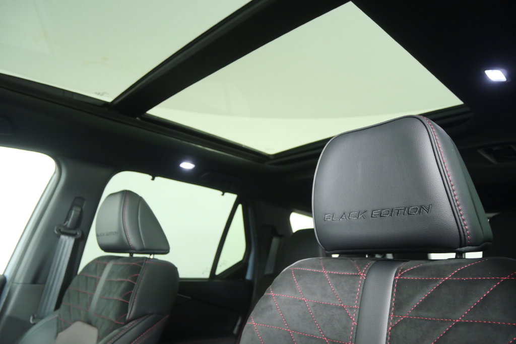 Used 2026 Honda Pilot Black Edition image 12