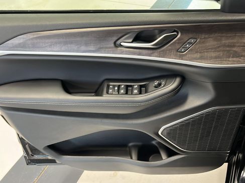 New 2025 Jeep Grand Cherokee L Limited image 15