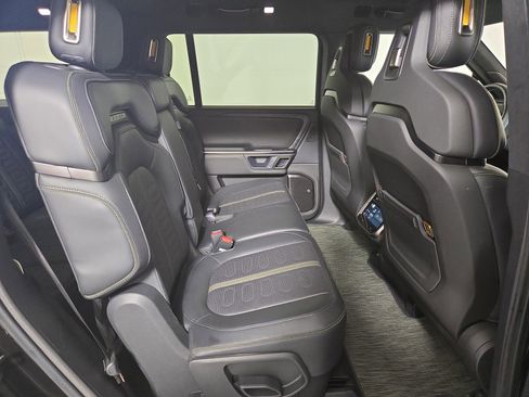 Used 2024 Rivian R1S Adventure AWD/4WD image 23