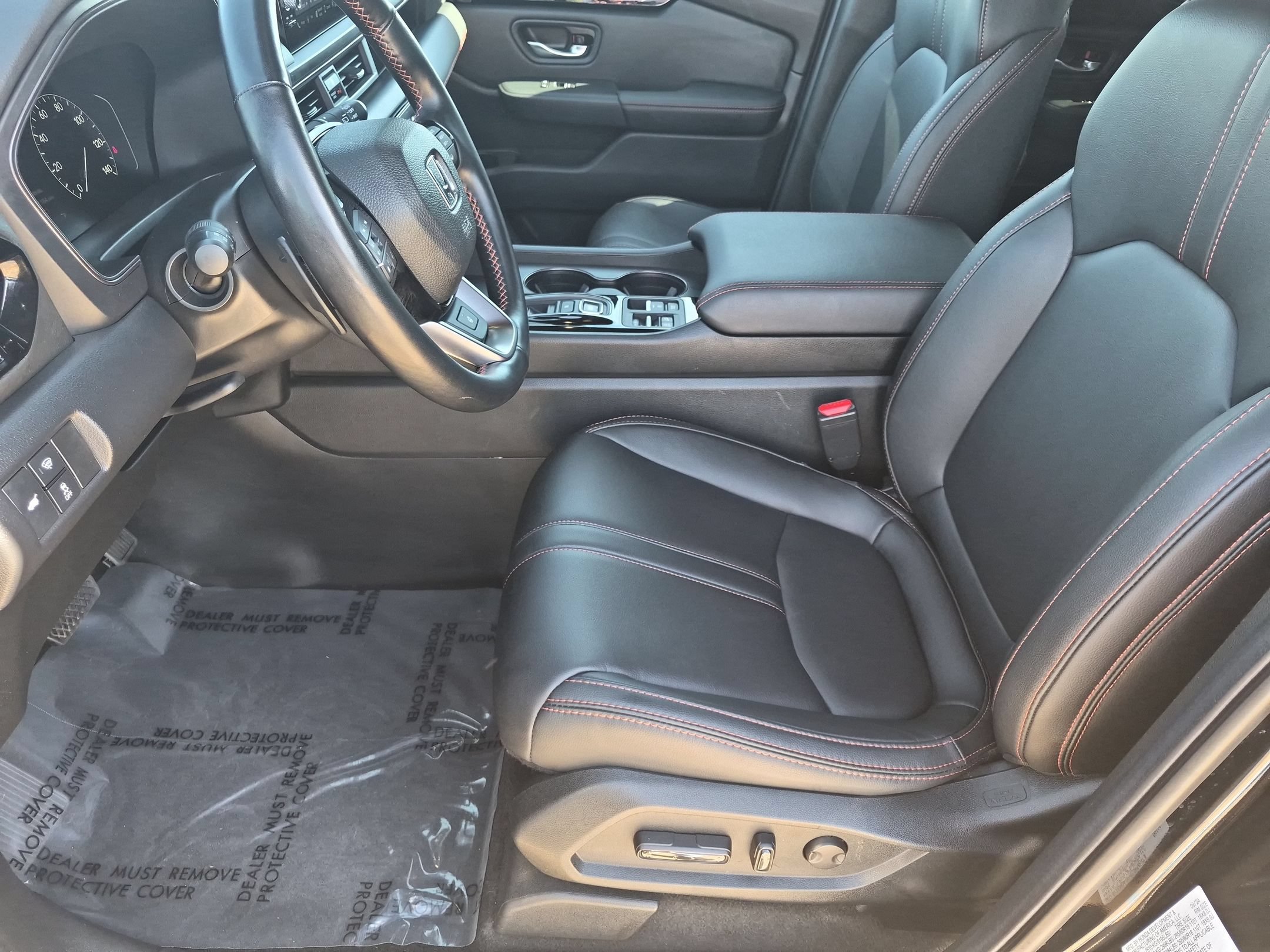 Used 2025 Honda Pilot TrailSport image 11