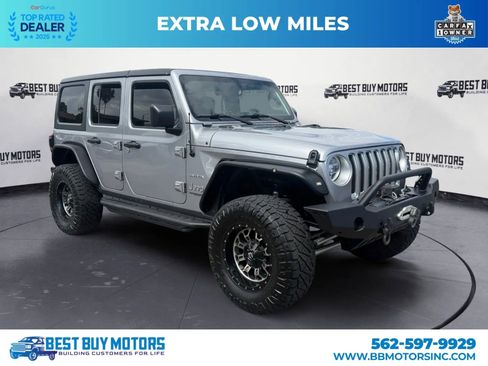 Used 2019 Jeep Wrangler Unlimited Sahara AWD/4WD image 1
