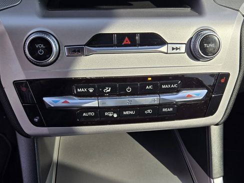 Certified 2022 Ford Explorer XLT w/ Equipment Group 202A image 17